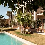 L'saranda House 16 Adult Only
