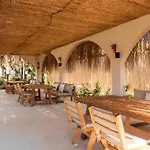 L'saranda House 16 Adult Only *